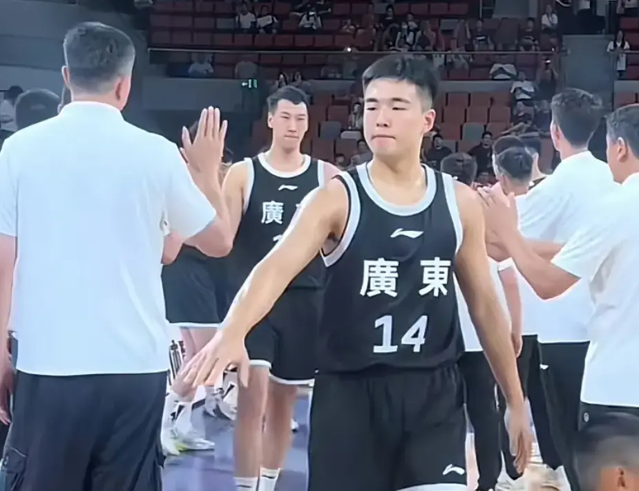 比肩徐杰, 让更多年轻 比肩徐杰, 让更多年轻