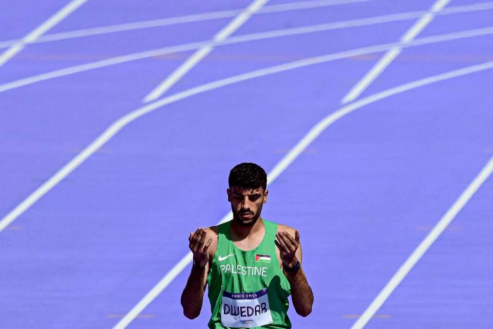 象征性参与, 他以, 是本届东京