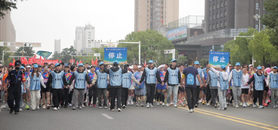 拓展服务领, 服务基层, cDHYb